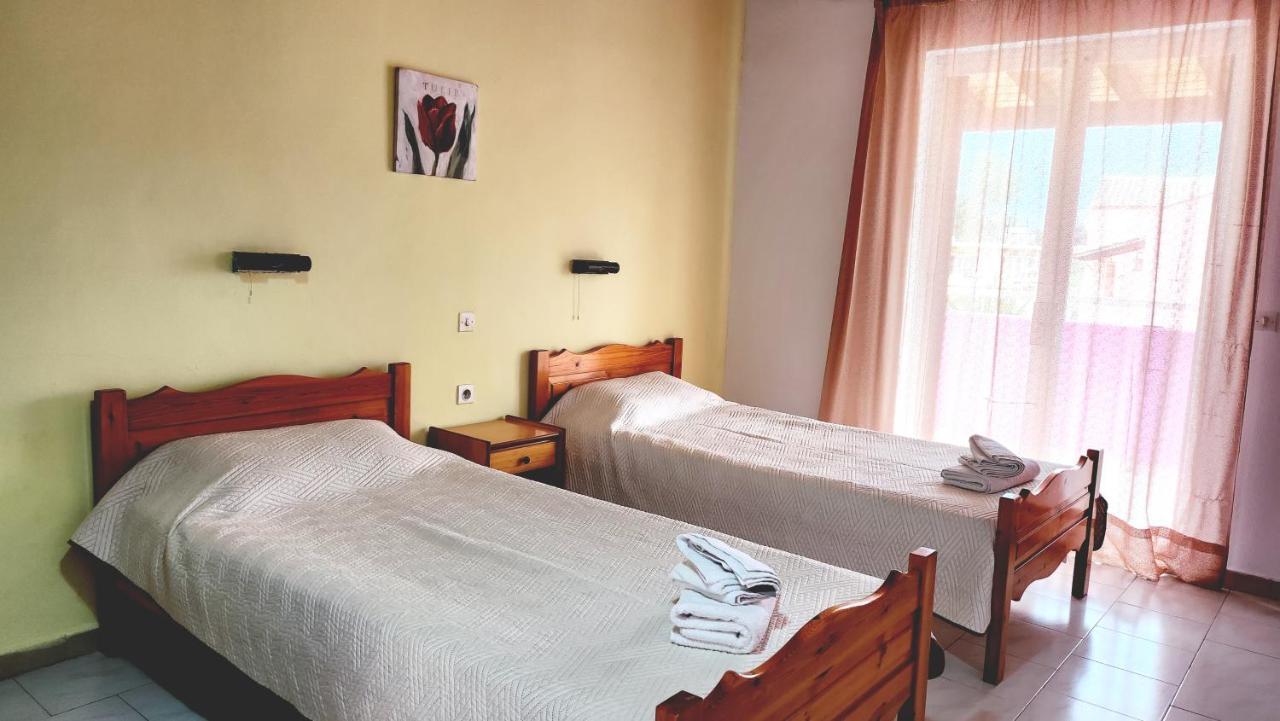 Villa Elena Ypsos Exteriör bild